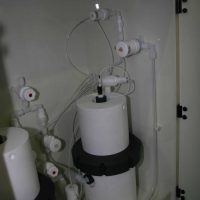 Chemical line Pressurization equipment: Detailed view on PTFE pressurized vessel.