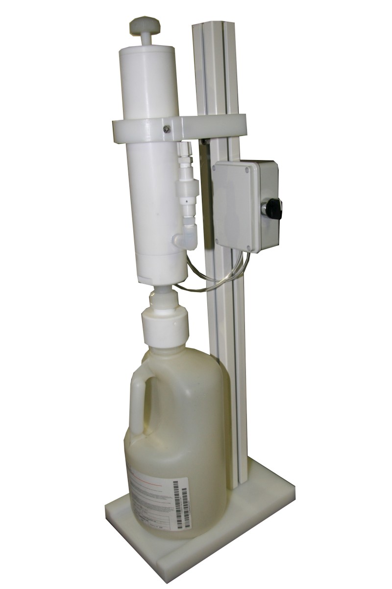 Chemical bottle transfer tool with pneumatic syringe